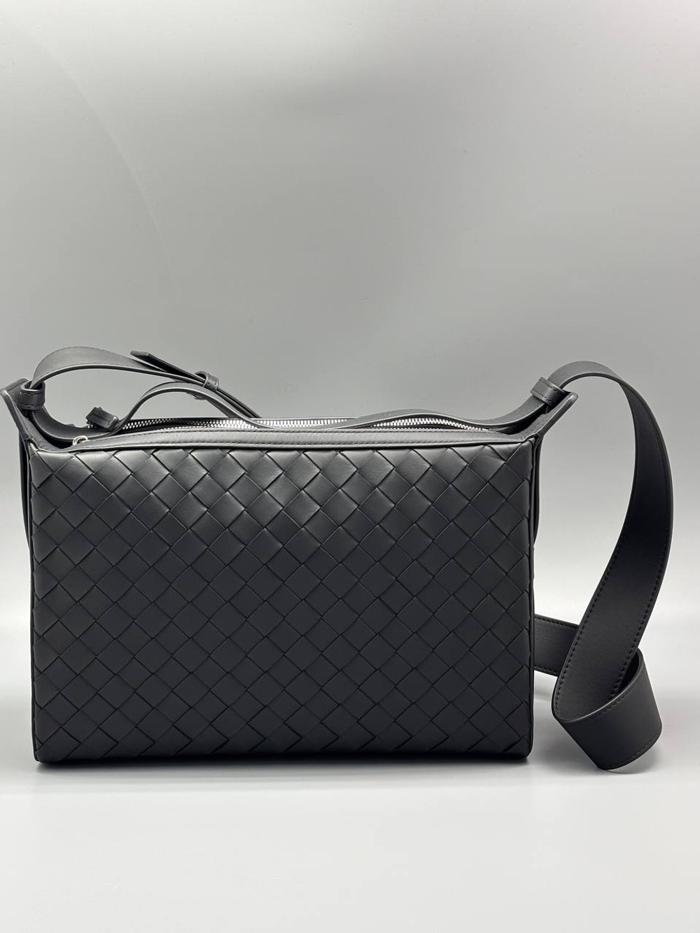 Сумка-мессенджер Bottega Veneta