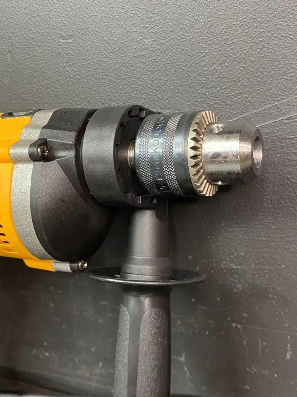 Ударная дрель DeWALT DL814