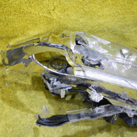 Битая Фара правая Toyota Land Cruiser 200 (2015-2021) LED