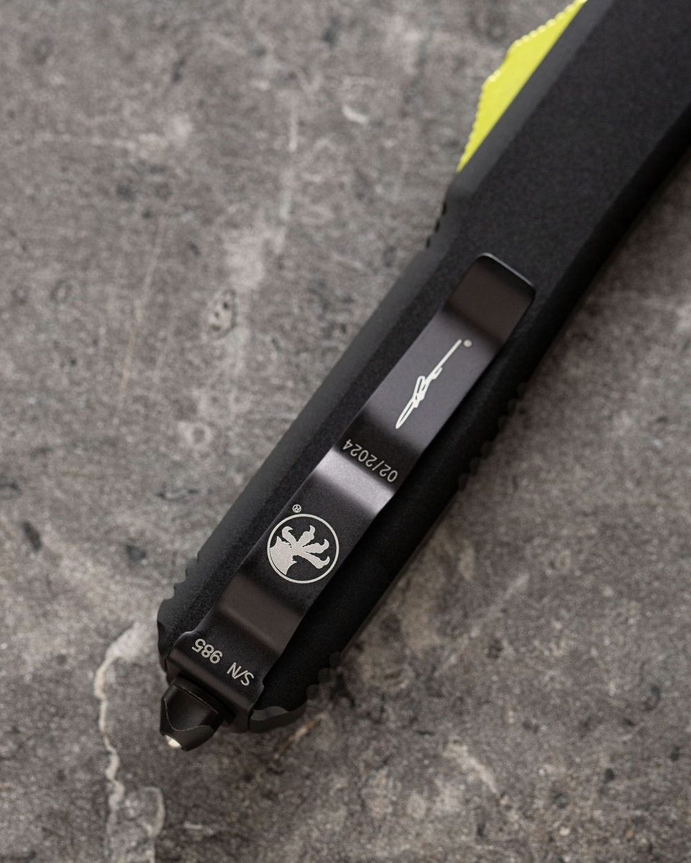 Автоматический складной нож Microtech Ultratech T/E Black Tanto 123-1THQ (желтый-черный) фронталка/выкидуха