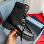 Женские ботинки Prada лакированные в черном цвете