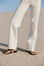 Брюки bootcut с декоративной строчкой