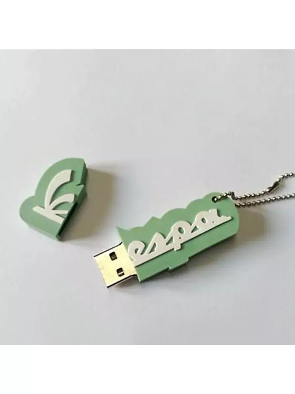 Брелок с флешкой зеленый