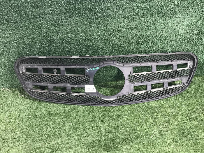 Решетка радиатора Mercedes GLA x156 (2013-2017)