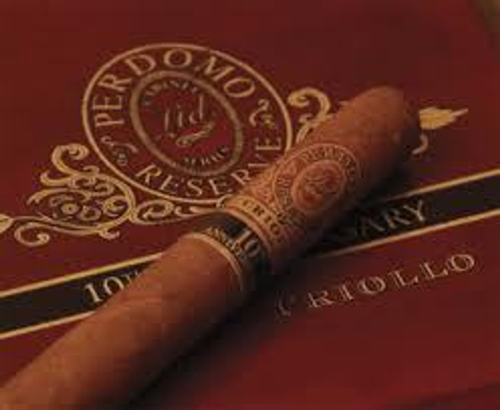 Perdomo Reserve 10th Anniversary Criollo Robusto