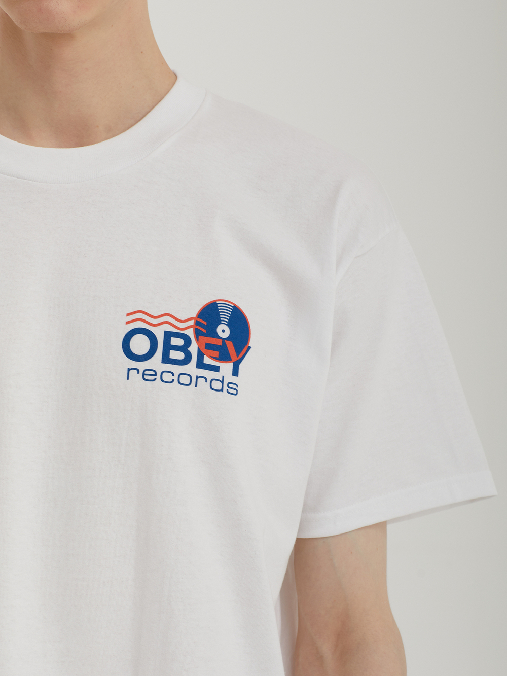 Мужская Футболка Obey Studios Outline