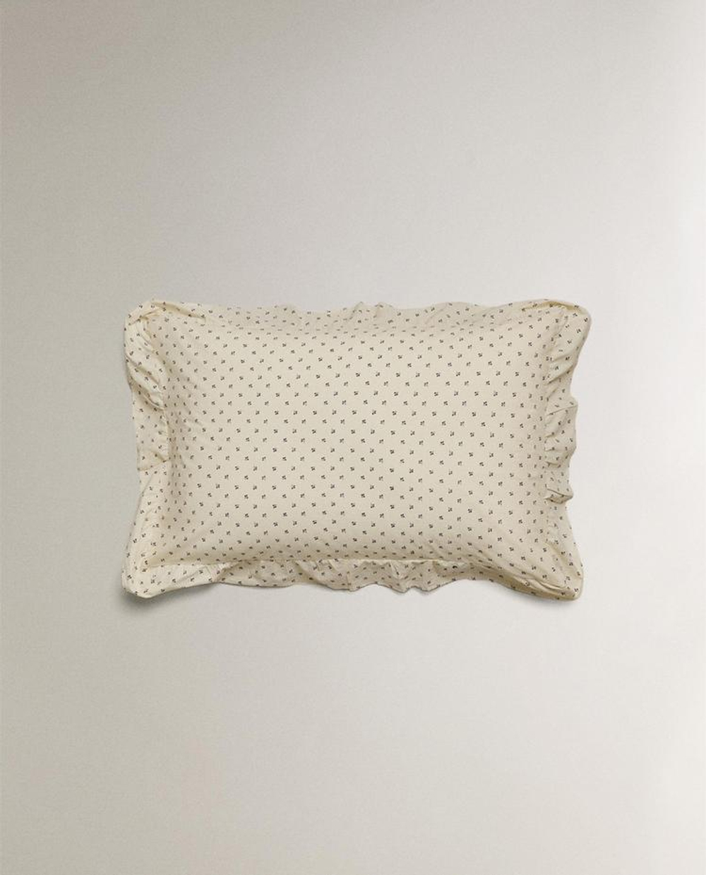 ZARA HOME ДЕТСКАЯ НАВОЛОЧКА С ОБОРКАМИ, ЭКРЮ