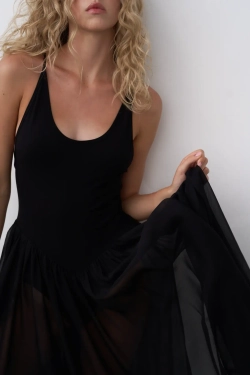 Платье-русалка черное