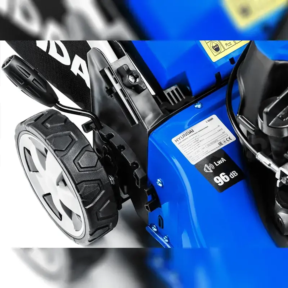 Hyundai L 4220S бензиновая газонокосилка