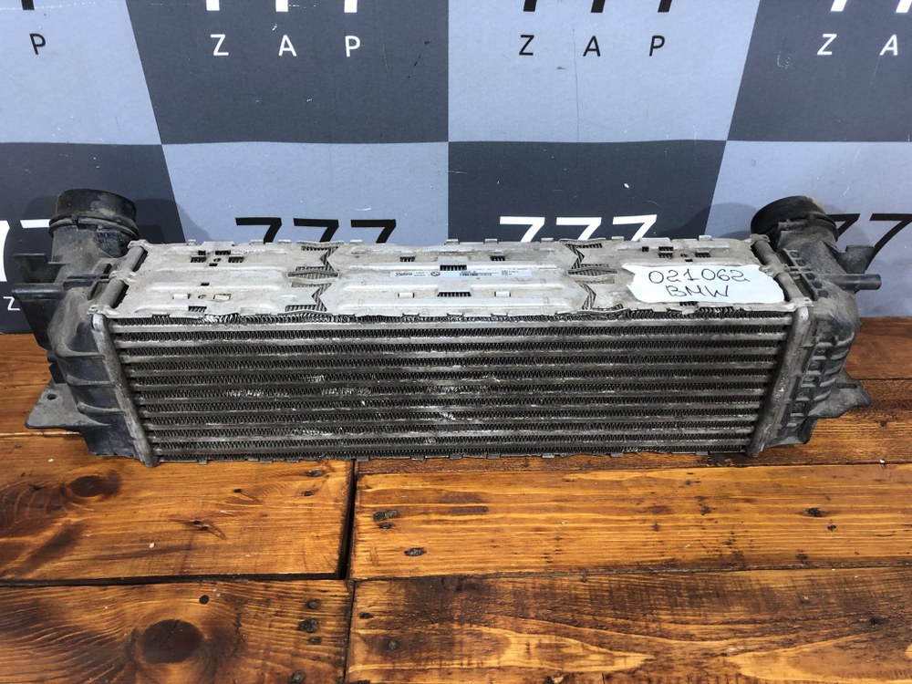 Интеркулер BMW 5-Series (F10) 09-17 Б/У Оригинал 17117618768