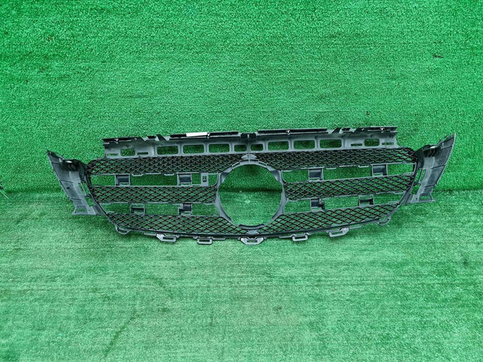 Решетка радиатора Mercedes E W213 (2016-2021)