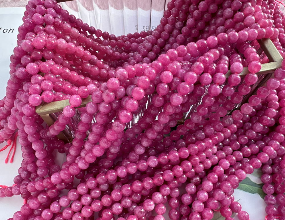 Нить бусин из тонированного кварца 6,4мм, гладкие