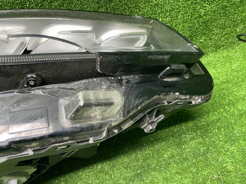 Битая Фара правая Geely Atlas Pro (2021-2025) LED