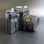 №3 Фотоаппарат плёночный "Зенит-TTL" c объективом "Гелиос-44М" , металл, пластик, стекло, искусственная кожа, Красногорский механический завод (КМЗ), СССР, 1977-1985 гг.