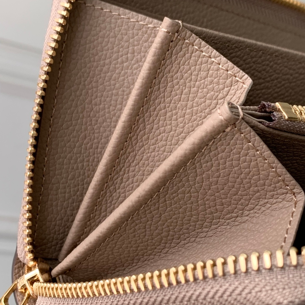 Louis Vuitton Zippy Wallet