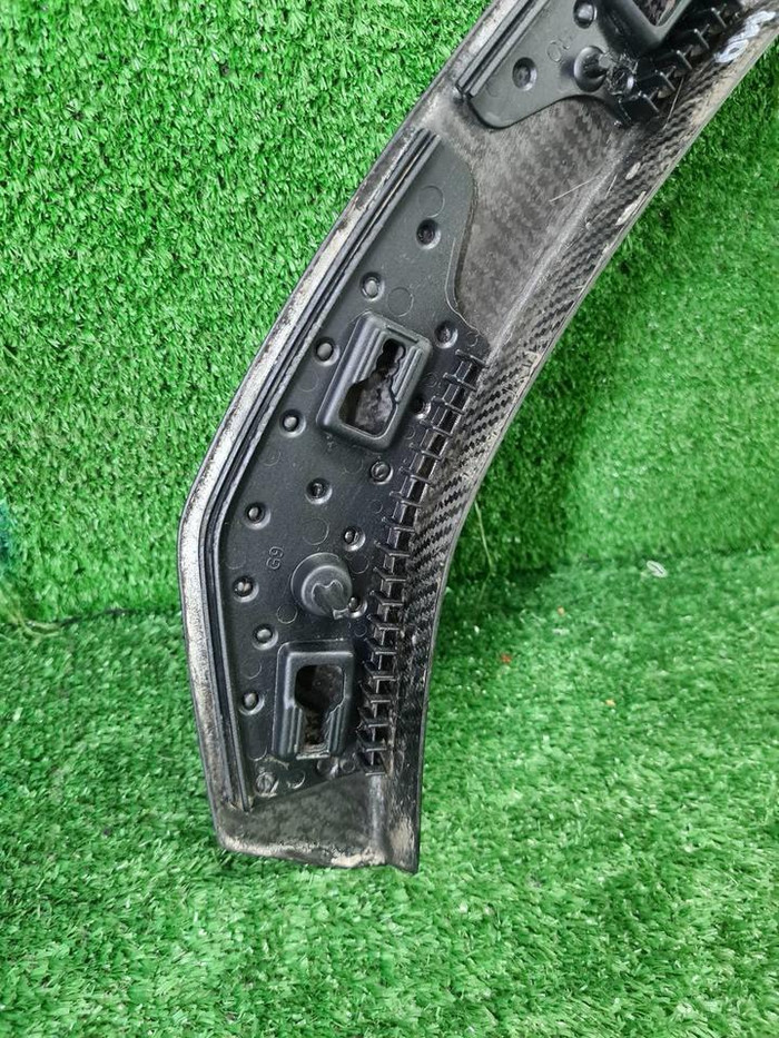 Расширитель передний левый Lamborghini Urus (2017-н.в.)