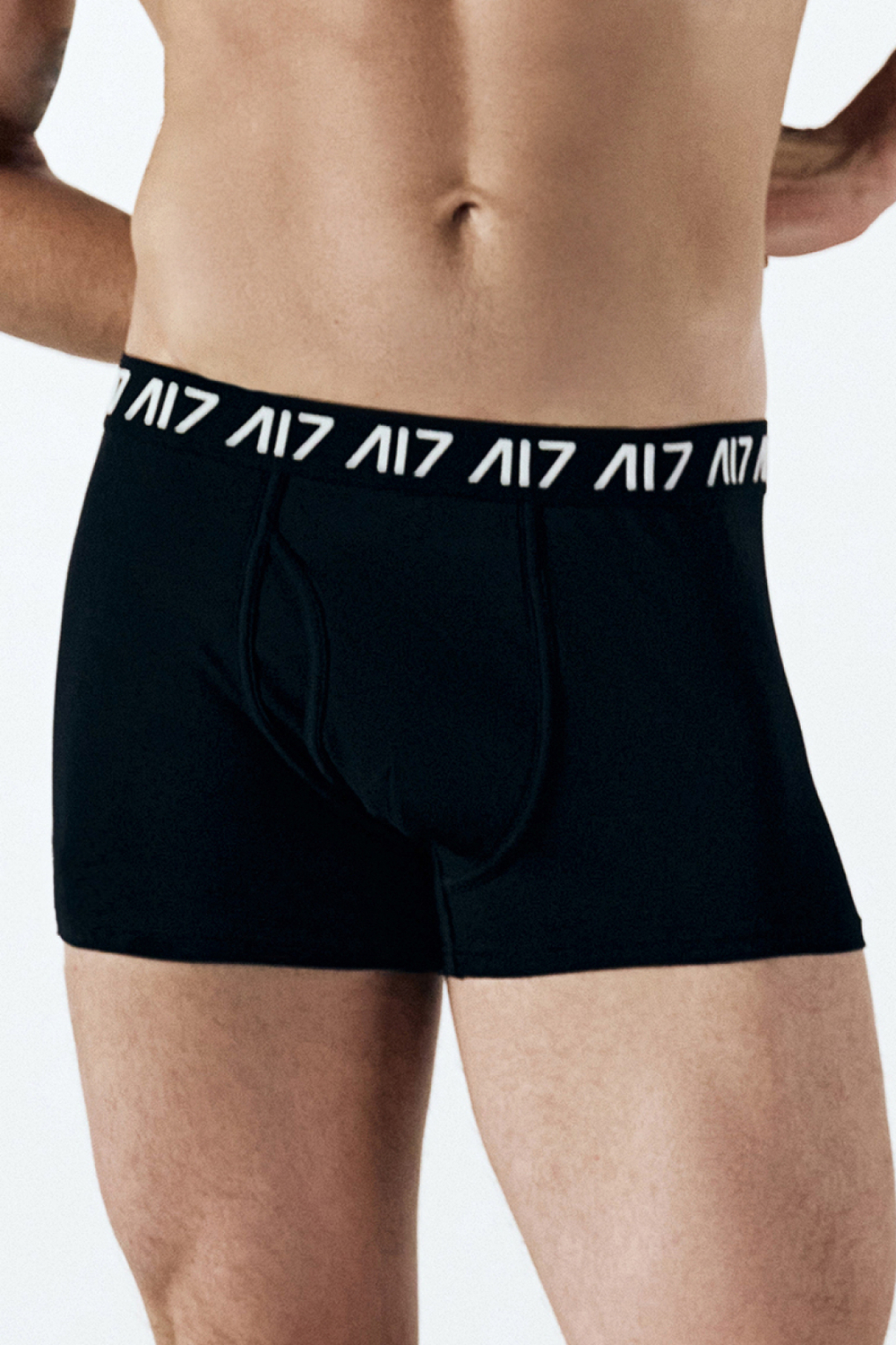 Боксеры черные и белые