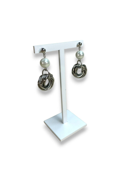 Серьги пусеты с жемчужиной