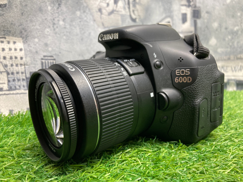 Canon 600D Kit 18-55mm 3.5-5.6 III 6.700 кадров