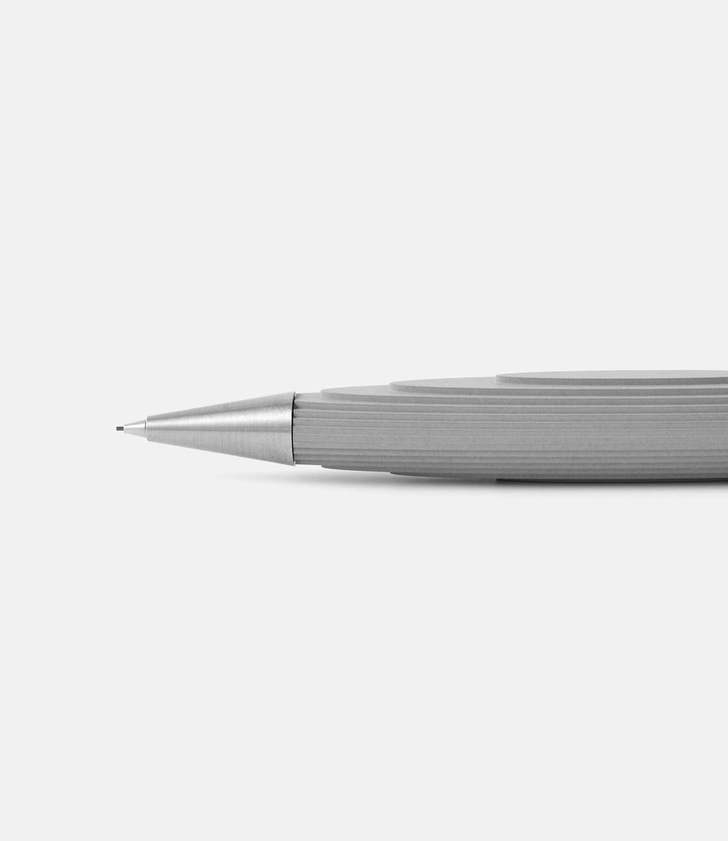22 Studio Contour Mechanical Pencil Original — карандаш из бетона