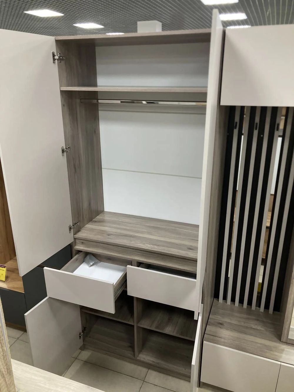 Шкаф 2-х створчатый Багира ШК-03 дуб смоки/кашемир