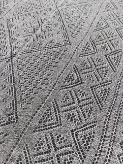 Оренбургский пуховый палантин А16070-02 экрю