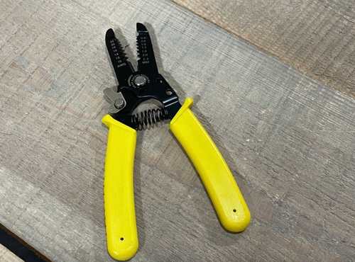 Z-1 / Стриппер для снятия изоляции (черный, желтые ручки) (1 шт.)