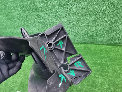 Воздуховод радиатора нижний BMW X6 G06 (2019-2023)