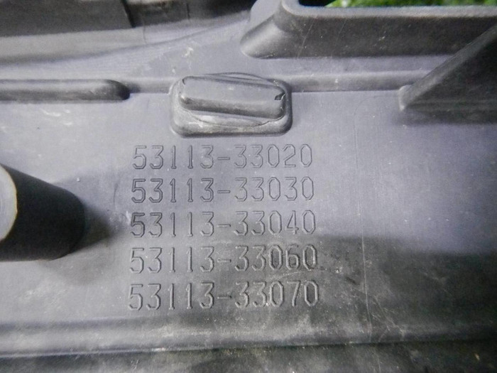 Решетка переднего бампера Toyota Camry xv70 (2017-2021)