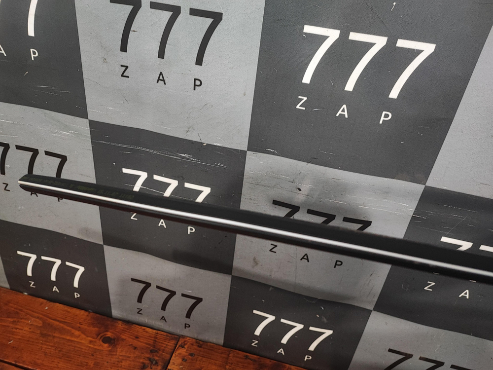 Молдинг лобового стекла Opel Corsa D Новый Оригинал 13217355