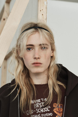 ZARA ТОЛСТОВКА С КАПЮШОНОМ ИЗ НЕОПРЕНОВОЙ ТКАНИ, ШОКОЛАДНЫЙ