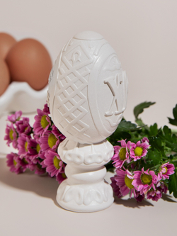 Яйцо на подставке