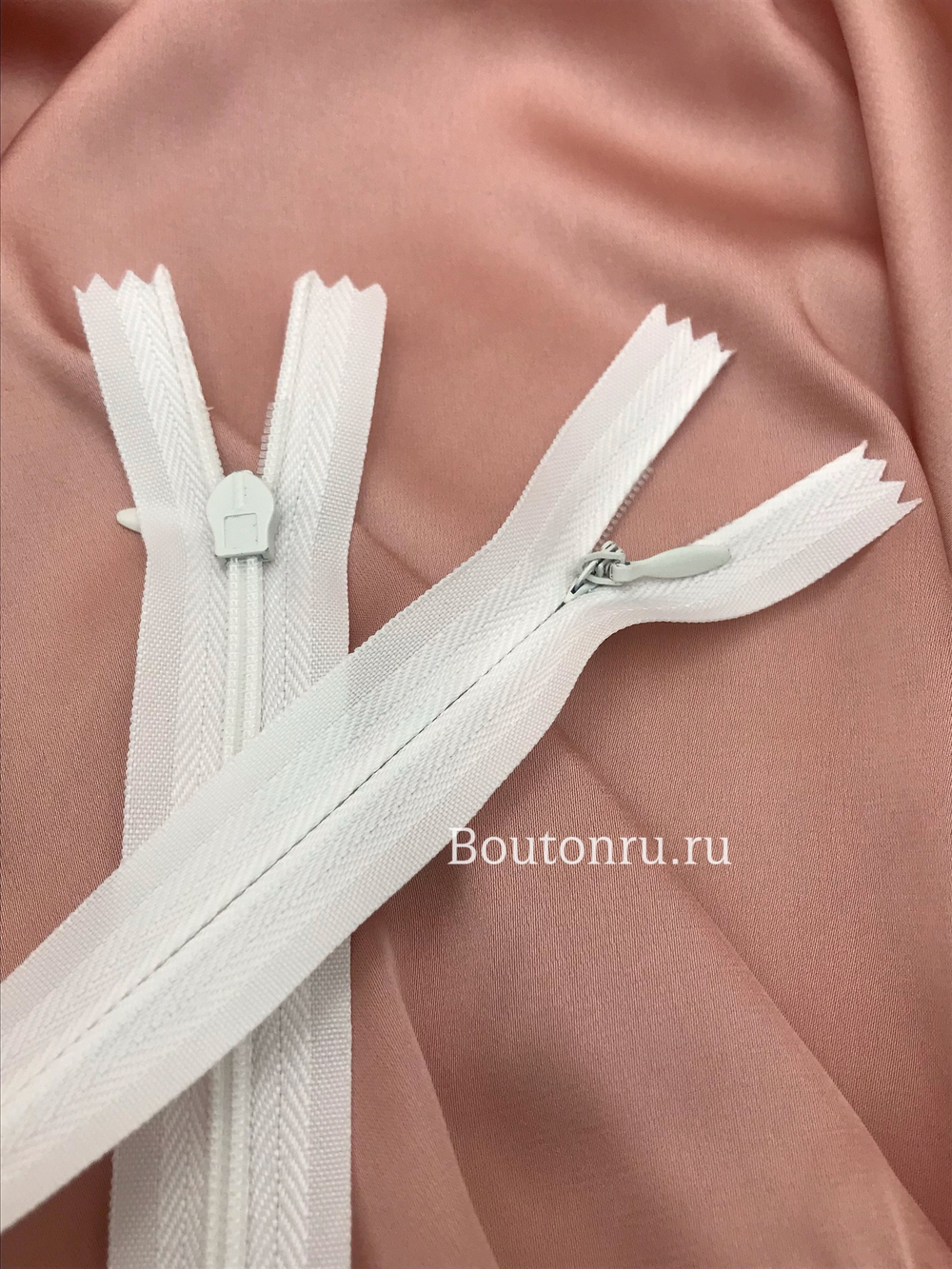 Молния потайная двухзамковая белая