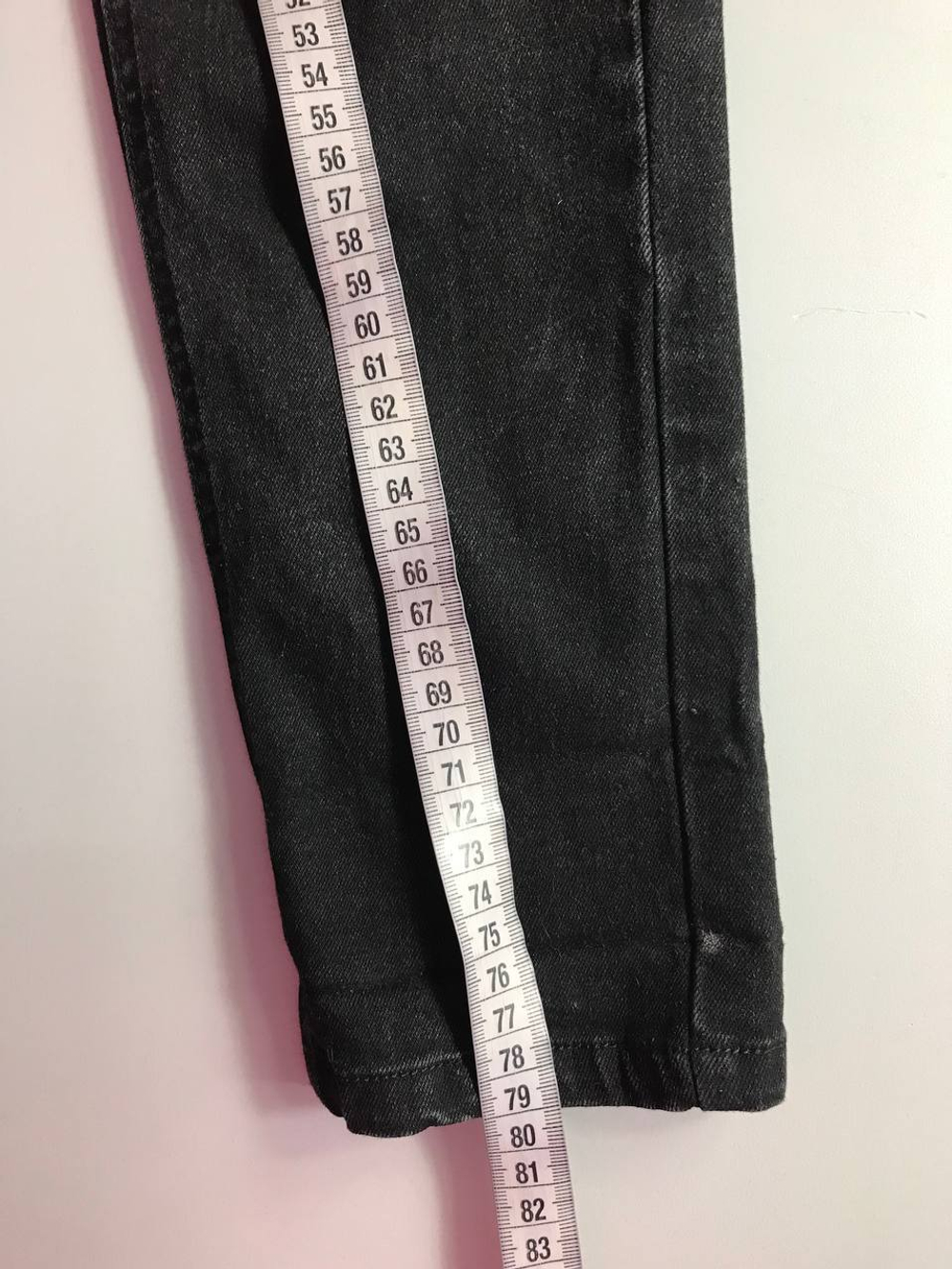 Джинсы скинни ZARINA в модном оттенке 42 размер