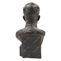 Бюст И. В. Сталина. Гжель. Автор Василик Н. Всекохудожник. 1933 г.