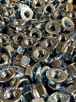 Гайка М8 DIN 6923 с фланцем и насечками шестигранная с зазубринами 50 шт