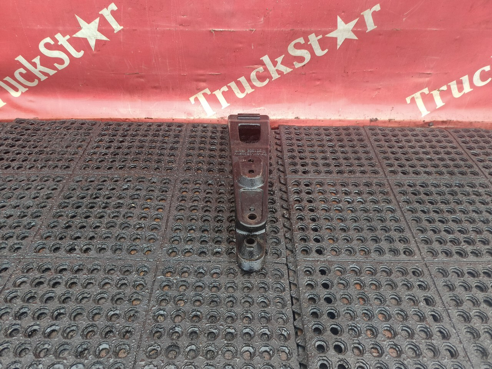 Кронштейн замка кабины 2023г