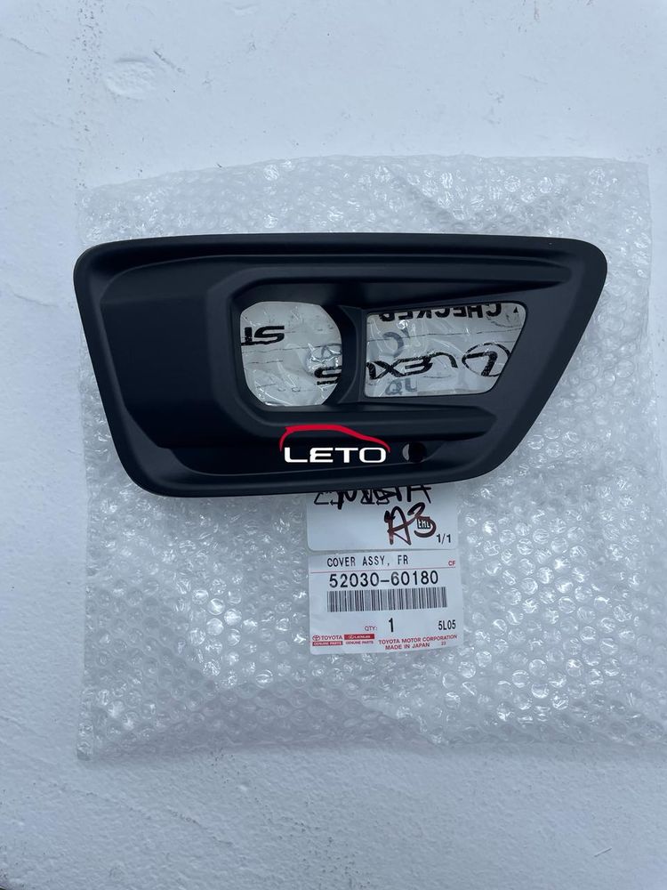 Оправа туманки правая (без хрома) 52030-60180 5203060180