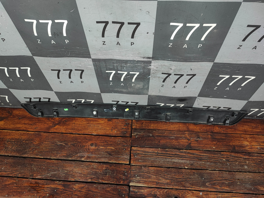 Накладка крышки багажника Toyota RAV4 V (XA50) 18-нв Б/У Оригинал 768020R070