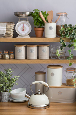 Емкость для печенья Living кремовая 3,4 л TYPHOON