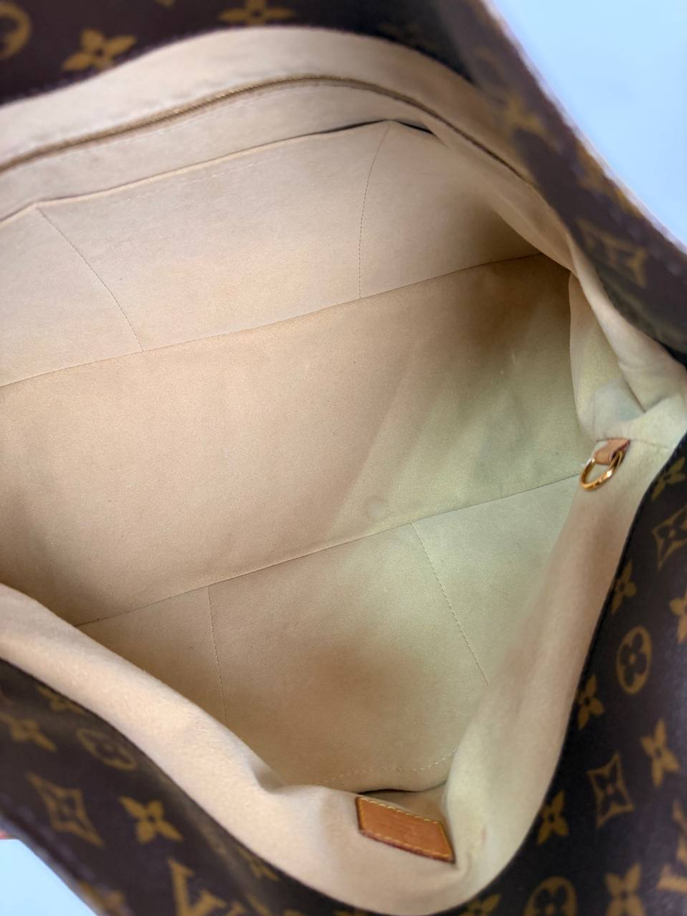 Сумка Louis Vuitton Artsy MM