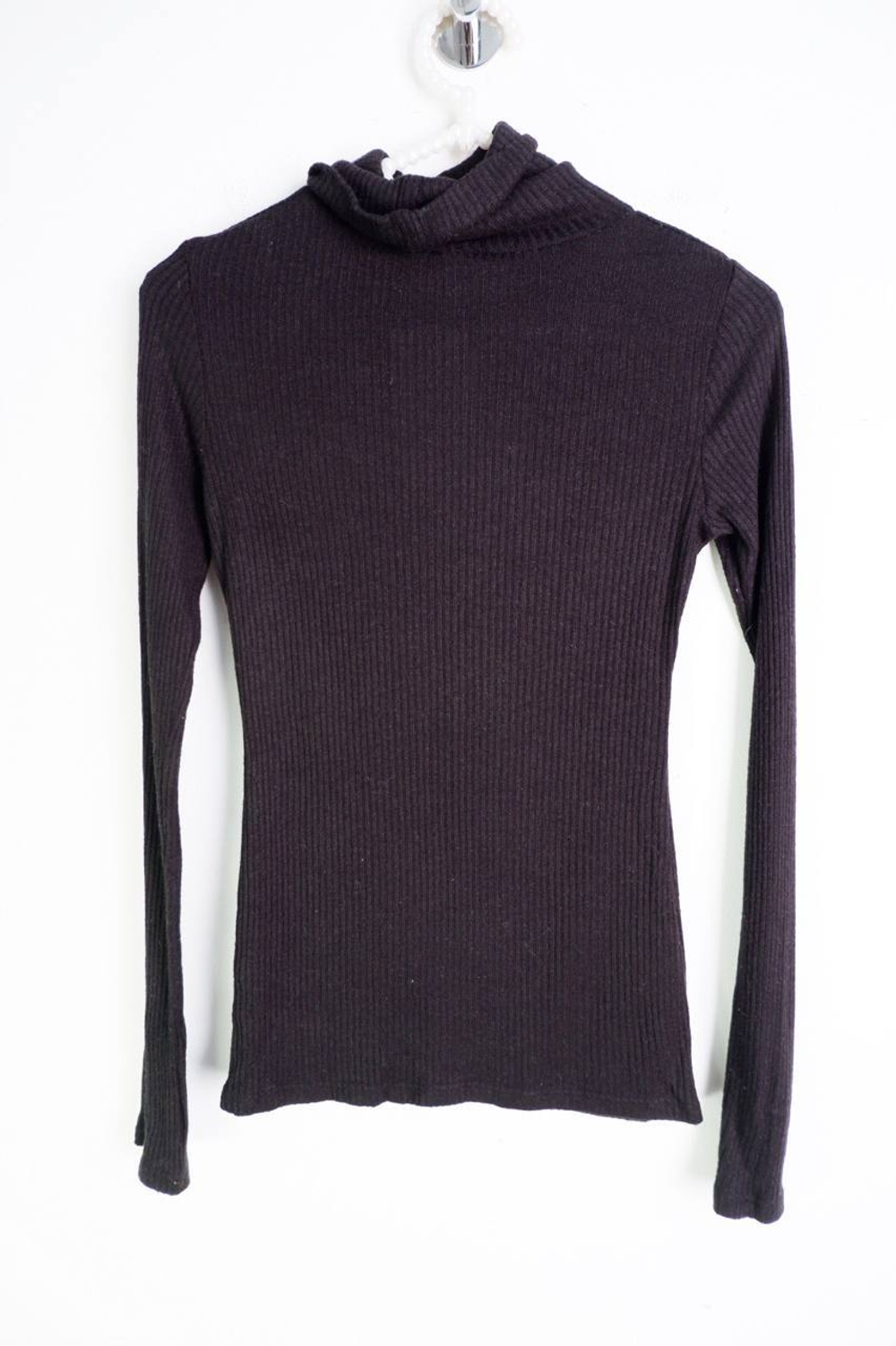 Водолазка Yana Lukacher практичная, визуально на 42 размер