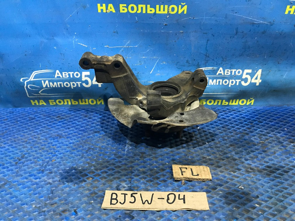 Ступица передняя левая MAZDA FAMILIA 1999