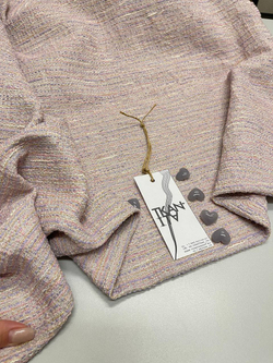 Костюмно-плательный смесовый твид букле (Alta Moda, 42%хлопок/30%полиэстер/14%акрил/11%полиамид/1%вискоза/1%лен/1%другие волокна, Нежно-розовая гамма с сиреневым и легким золотым люрексом, 135, 336 гр/м2)