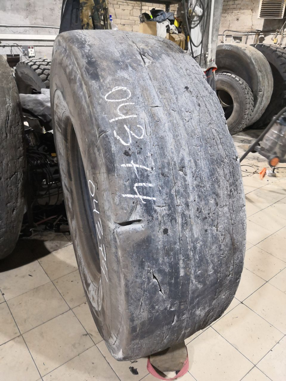 18.00R25 Bridgestone VSMS шина б/у