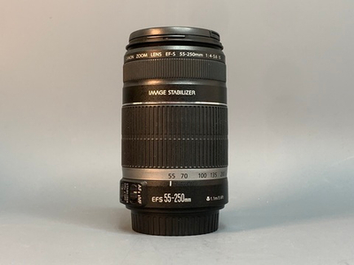 Canon EF-S 55-250mm 4-5.6 IS