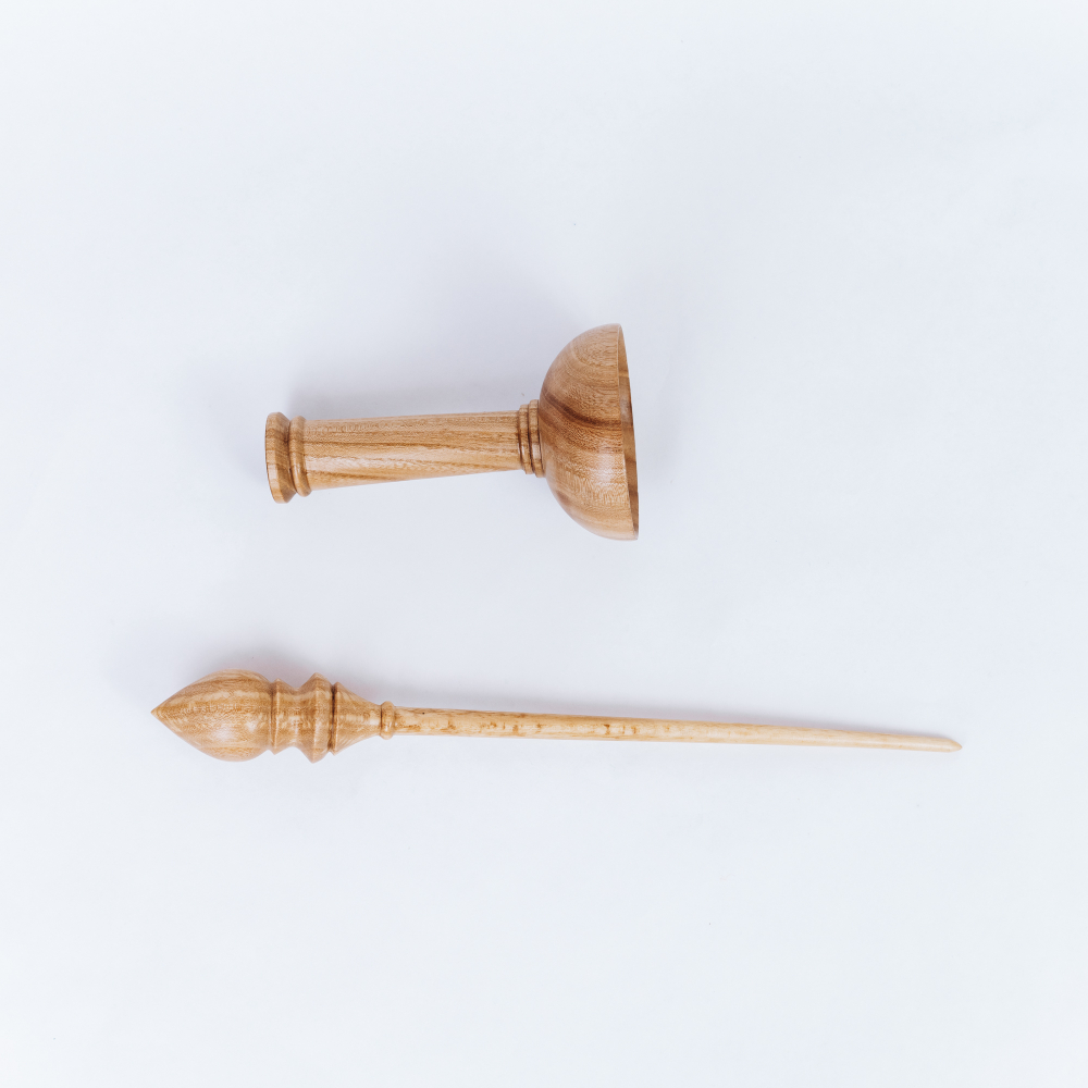 Деревянное веретено для прядения с основанием для ног из древесины вяза (карагач). Art of Siberia. B40