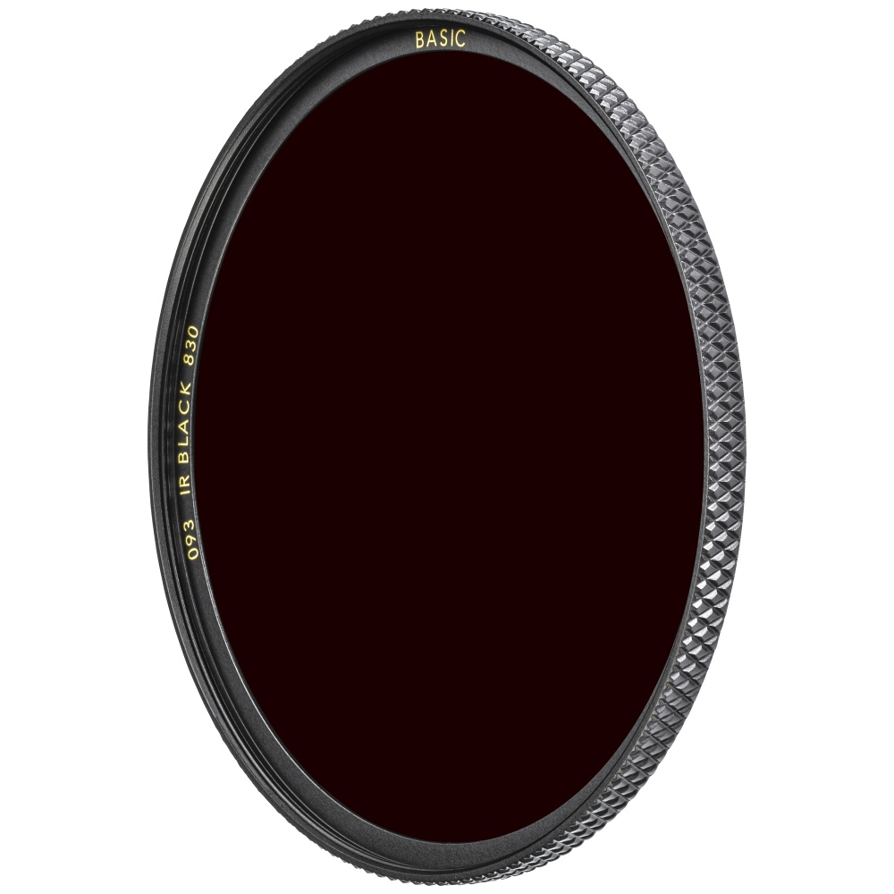 B+W BASIC 093 IR Black Red 830 77mm. Светофильтр инфракрасный для фотосъёмки