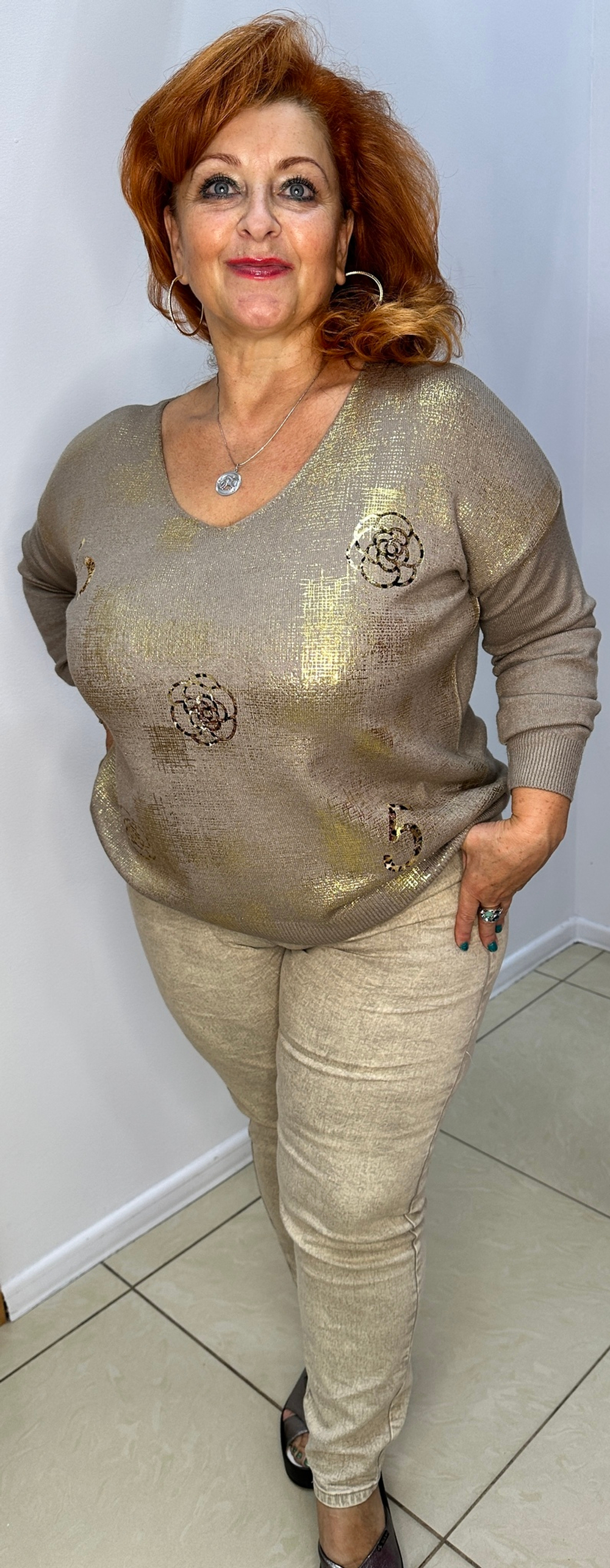 Бежевые брюки(варенки) на резинке в поясе