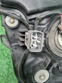 Битая Фара правая Toyota LC Prado 150 (13-17) LED
